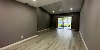 Renovated 2/2 Villa with Fenced in Backyard Gallery 14