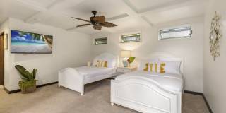 Lavish Oceanfront Estate w/Pool, Spa & AC - Close to Beaches: Maunalua Sunset Gallery 14