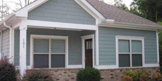 Two Bedroom Near Downtown Available! Gallery 1