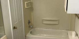 2/2 West Campus Apartment Gallery 1