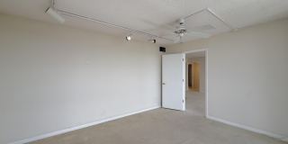 2000 Presidential Way Gallery 18