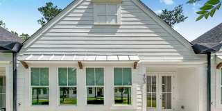 Modern 3BR Luxury Townhome Minutes from Shopping & Trails Gallery 1