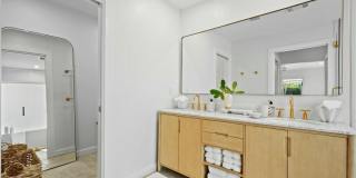 232 Cove Place Gallery 37