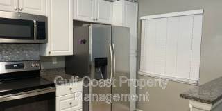2124 N Tamiami Trl Gallery 4