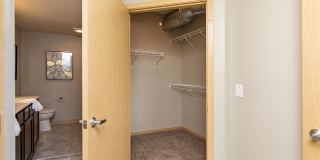 Lake Shore Apartments Gallery 11