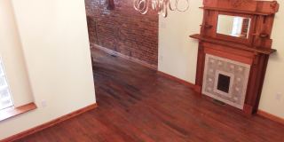 Beautiful Renovated Four bedroom Townhome Gallery 41