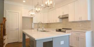 Room in 4 Bedroom Home at Edgerton Dr Gallery 10