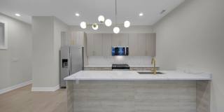 4629 S Michigan Avenue Gallery 16