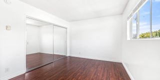 Burton Almont Gallery 23