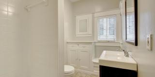 6/3 *West Campus* Walk to UT 6/3 *West Campus* Walk to UT Gallery 14