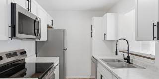 Pickwick Place Gallery 1