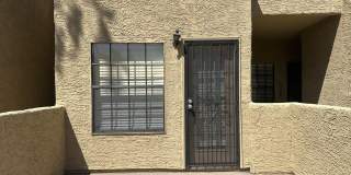 ELLIOT PLACE CONDOMINIUMS UPDATED/REMODELED GROUND FLOOR 1 BED PLUS DEN UNIT WITH 1 CAR GARAGE Gallery 3