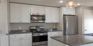 Remodeled house, yard, Granite, Stainless Steel appliances Gallery 1
