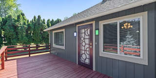 Kennydale Rambler with parking- Close to Lake Washington Gallery 4