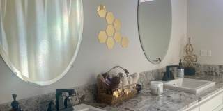 Spacious 3BR 3BA House in Bakersfield Gallery 5