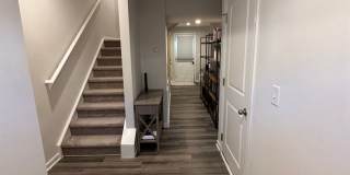 FULLY FURNISHED like-new Townhouse w/ Garage Gallery 4