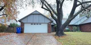 Welcome to this charming 3-bedroom, 2-bathroom duplex located in the vibrant community of Broken Arrow. Gallery 1