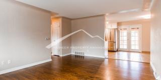 1/2 Duplex with Central AC and Fenced Yard Gallery 5