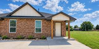 NEWLY CONSTRUCTED 3BR/2BA Duplex Near Quail Springs Mall Gallery 1