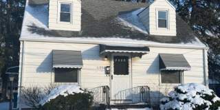 3 bd 1.5 bath downtown Willoughby Gallery 1