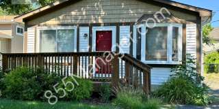 Lakeside Luxury: Newly Renovated 3-Bedroom Home with Elizabeth Lake Access! Gallery 1