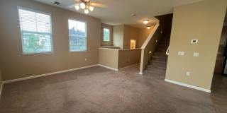 Spacious 3bed 2.5 bath available in Regency Park Spacious 3bed 2.5 bath available in Regency Park Gallery 4