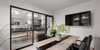 The Oliveen Gallery 27