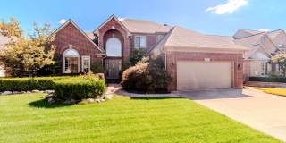 Stunning 4-Bedroom, 2-Bathroom, Full Equipped Kitchen, Washer and Dryer, Fully Finished Basement and 2-Car Garage Gallery 1