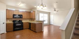 Beautiful 3 Bedroom Duplex Located in New Braunfels, Texas! Gallery 6