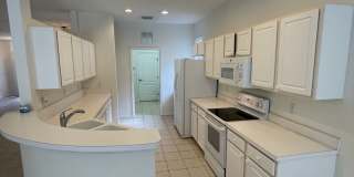 JUST LEASED- Annual unfurnished 3/2  house in Sarasota Gallery 3