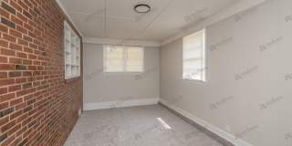 Newly Renovated & Spacious Home w/ Bonus Room Gallery 18