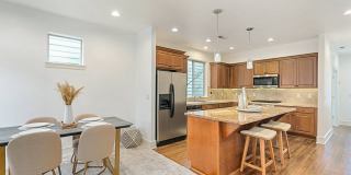 Charming Newer Construction King City 3 Bedroom/2.5 Bath Home Gallery 14
