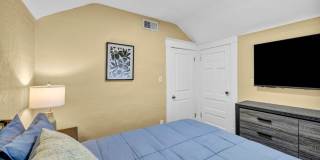 FULLY FURNISHED HISTORIC CHARMER BETWEEN UNR & DOWNTOWN – UTILITIES INCLUDED, MODERN UPGRADES, PRIME LOCATION Gallery 39