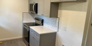 4/2 GREATYARD Move in Ready! Gallery 6