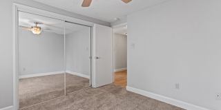 Lincoln Park Apartments Gallery 17