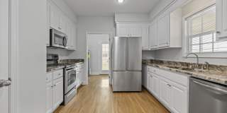 Stunning Newer Townhouse Gallery 8