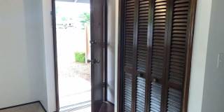 2-Bedroom 1-Bathroom Duplex off Gilham Gallery 5