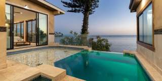 Wailupe Seaside Haven: Beachfront Luxury Home w/ Infinity Pool & City Proximity Gallery 34