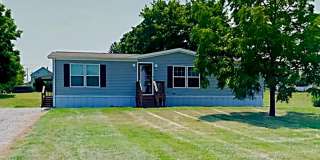 Fabulous ranch home on 1/2 acre. Gallery 1
