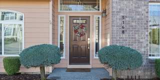 Stunning SE Gresham Home w/ Huge Bonus Room! Gallery 3