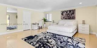 437 Holiday Dr Gallery 14