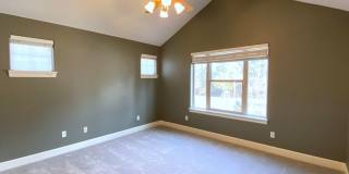 Warm & Inviting Home with Bonus Den in Prime SW Bend Location Gallery 19