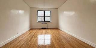 2600 Creston Avenue Gallery 2