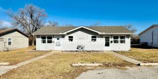 Two Bedroom Ranch Style Duplex Home in Grandview - Featuring Plenty of Natural Light, Fenced Yard, Faux Wood Floors with Refrigerator/Washer/Dryer Included! Gallery 1