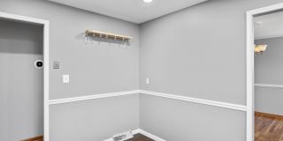 102 Roosevelt Road Gallery 11