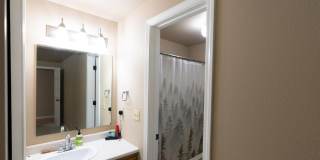 Wonderful apartment available with 2 primary bedrooms Gallery 22