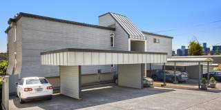 Top Floor Queen Anne Unit! (Beautiful views & 3 Parking Spaces) Gallery 27