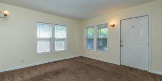 113 E 15th - 4 Bed/2 Bath - Updated kitchen and bath! Gallery 5