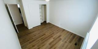 Gorgeous Remodeled Spacious 4 bedroom Gallery 27