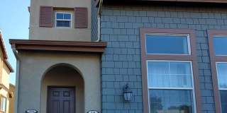 3bd/3ba Tri-Level Condo - Pet-friendly Gallery 1